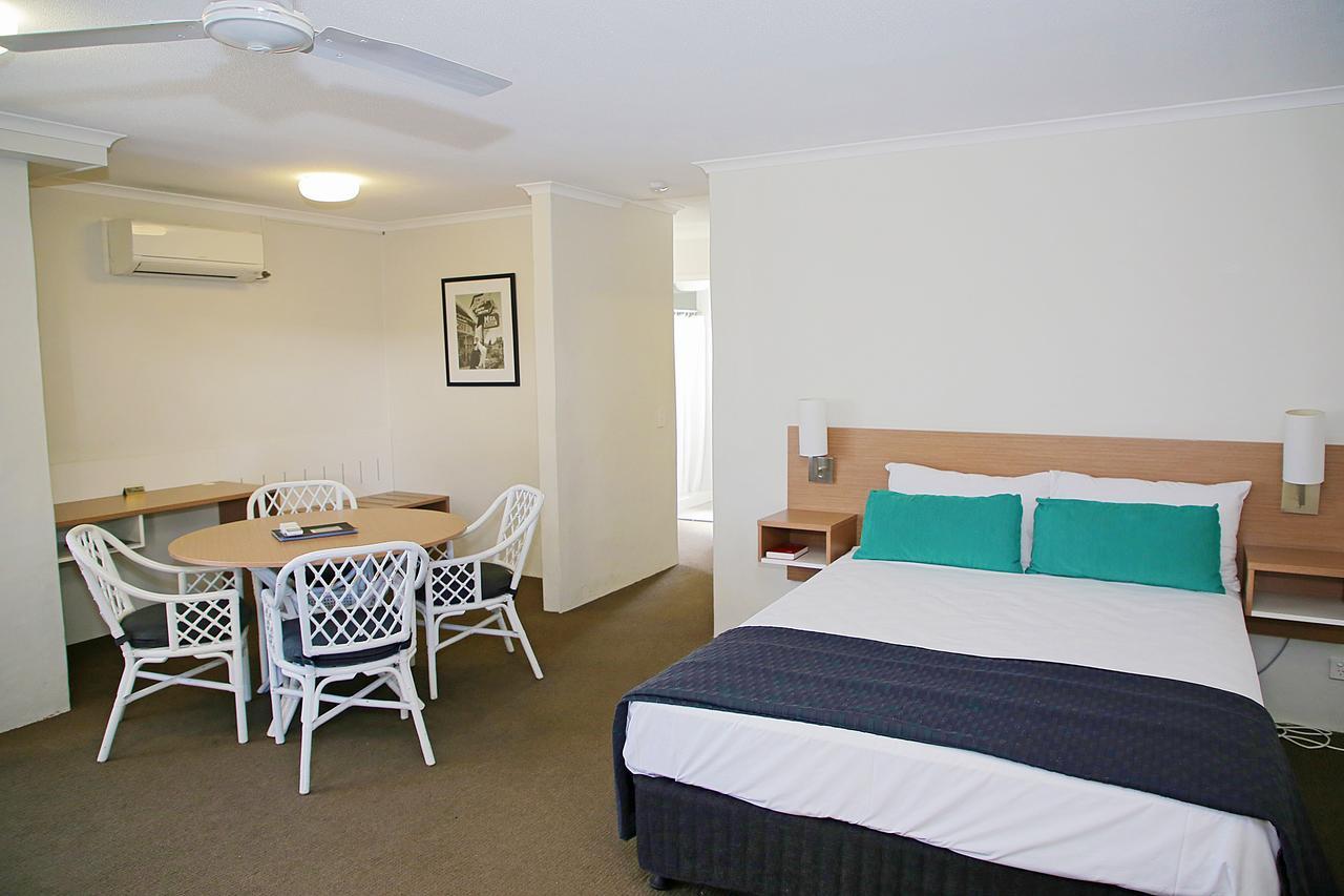 Darcy Arms Hotel Motel Gold Coast Exterior photo