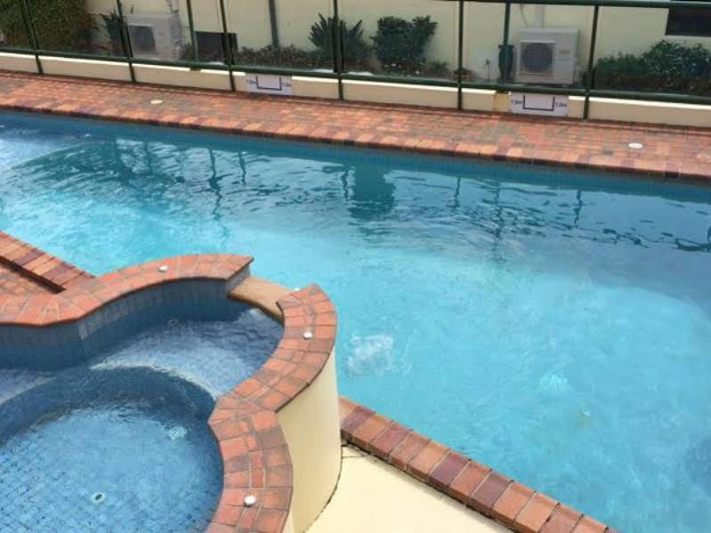 Darcy Arms Hotel Motel Gold Coast Exterior photo