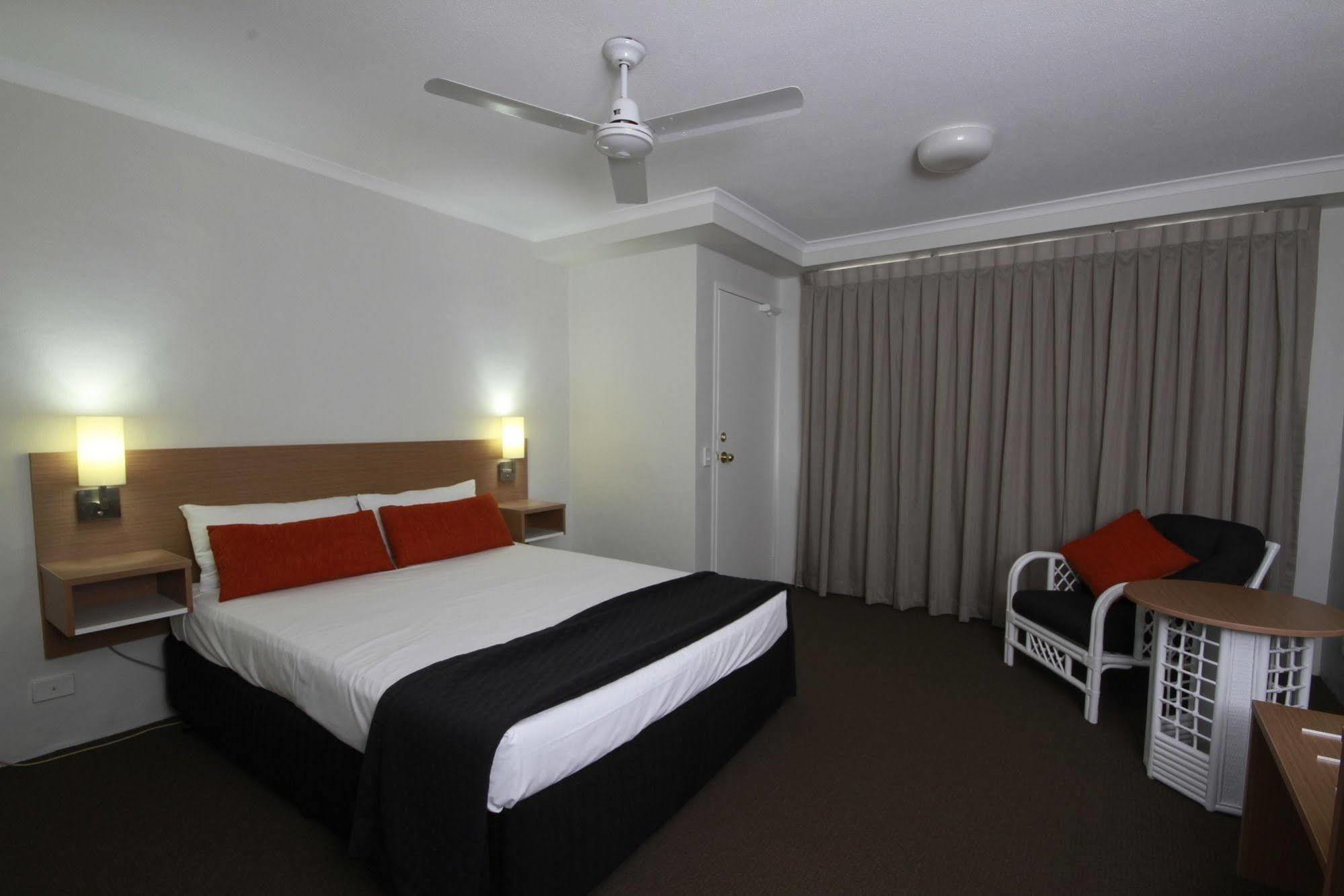 Darcy Arms Hotel Motel Gold Coast Exterior photo