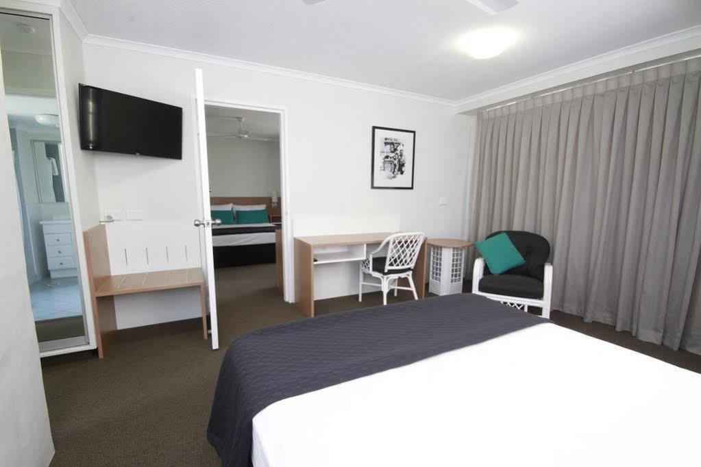 Darcy Arms Hotel Motel Gold Coast Exterior photo